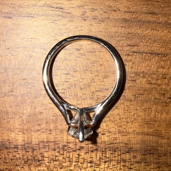 Elegant 14k White Gold, Pear, Brilliant Cut, 1.04 carat Lab Grown Diamond Ring - Picture 7 of 9